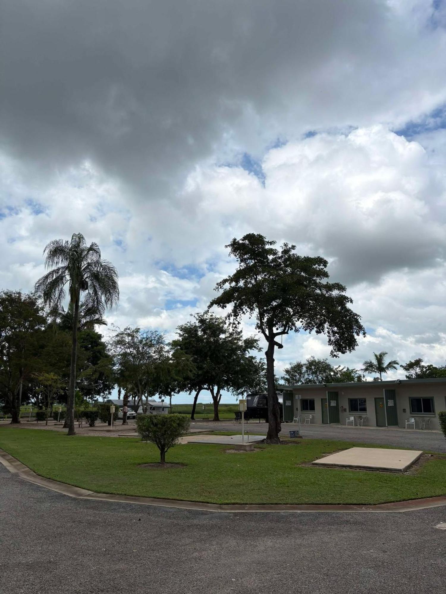 Hotel Ingham Tourist Park Exterior foto